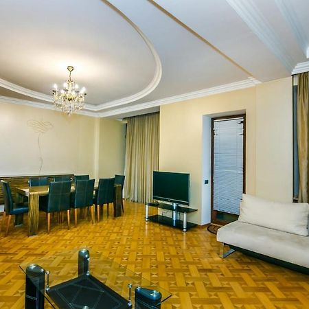 Vip Apartment Number One Baku Extérieur photo