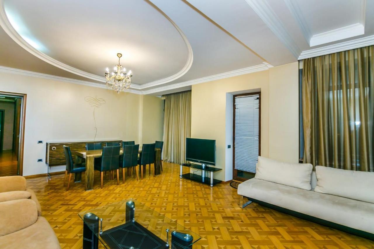 Vip Apartment Number One Baku Extérieur photo