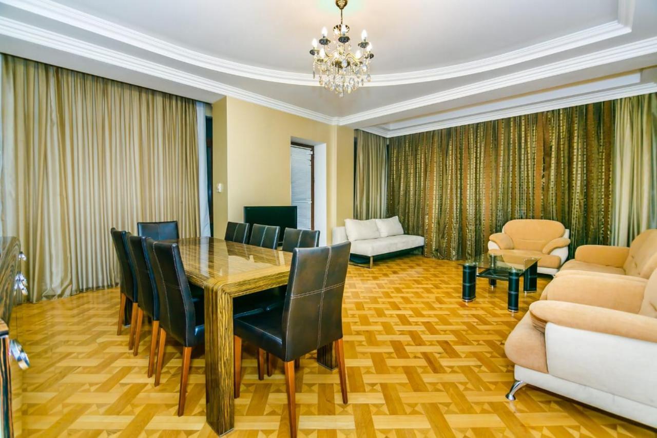 Vip Apartment Number One Baku Extérieur photo