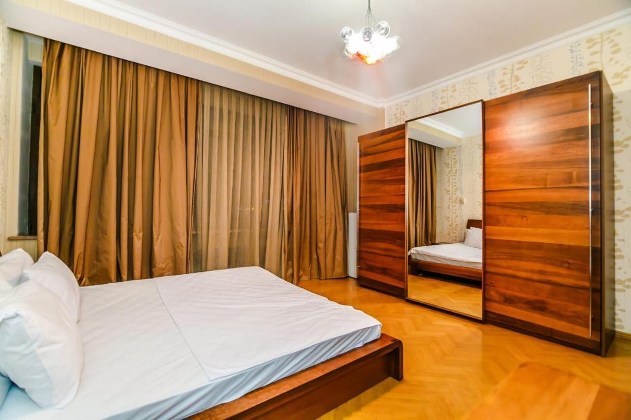 Vip Apartment Number One Baku Extérieur photo